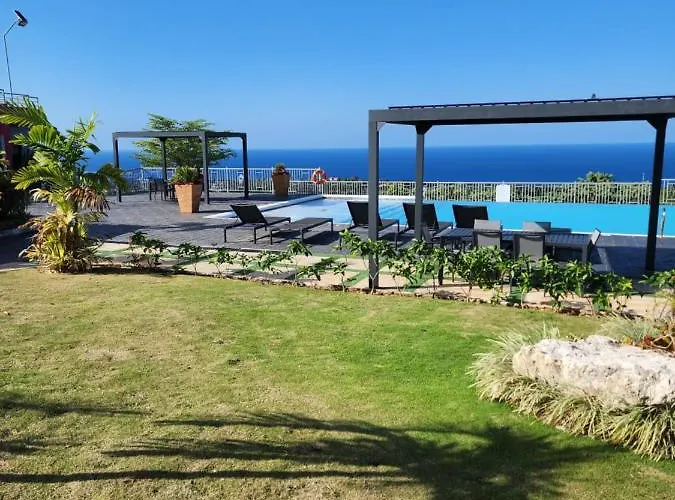 Pyramid Joy, 2 Bedroom Villa, Ocho Rios, Jamaica * Ocho Ríos