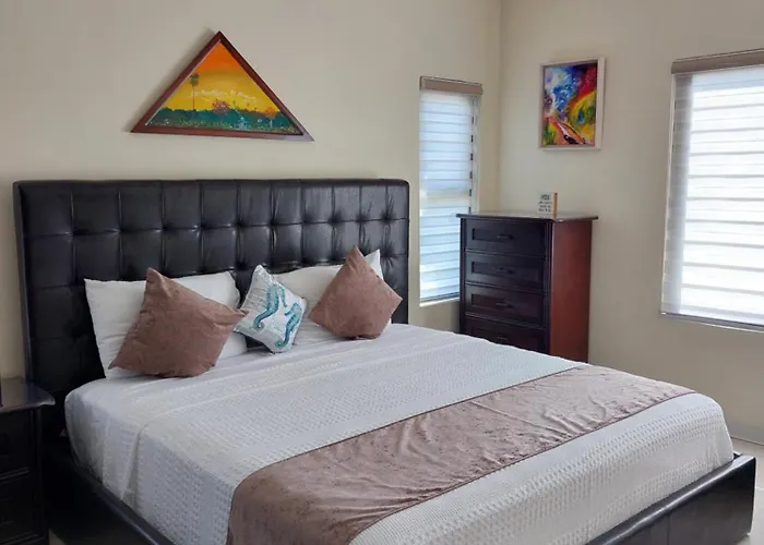 Pyramid Joy, 2 Bedroom Villa, Ocho Rios, Jamaica Ocho Ríos